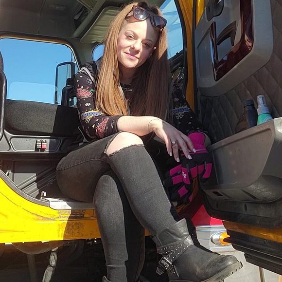 Meet your Posher, Amoreena - Picture 1 of 1